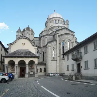 Chiesa di San Maurizio e basilica della Madonna del Sangue - Chiesa e Santuario di San Maurizio e della Madonna del Sangue a Re