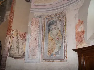 Tracce di affreschi - Chiesa o Canonica Regolare di San Giulio a Bellinzago NovareseFrazione Badia di Dulzago