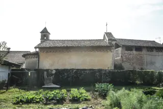 Fianco sinistro - Oratorio o Chiesa di Santa Maria di Linduno o Lindeno a MomoFrazione Linduno