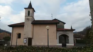 Fianco e Campanile - Chiesa di Sant'Anna a MeinaFrazione Ghevio
