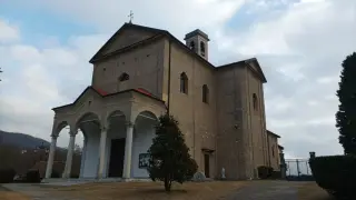 Facciata - Parrocchiale di Maria Vergine Assunta a MeinaFrazione Ghevio