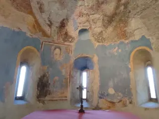 Tracce di affreschi absidali - Chiesa di San Sebastiano a Lesa