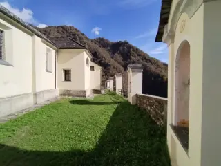 Fianco - Parrocchiale di San Giacomo a ValstronaFrazione Luzzogno