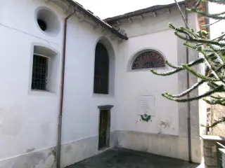 Fianco - Parrocchiale di San Pietro e Paolo a ValstronaFrazione Forno