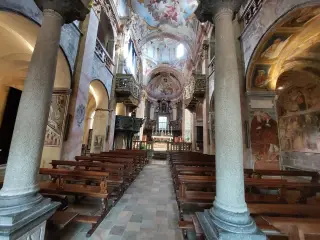 Interno - Basilica di San Giulio a Orta San GiulioFrazione Isola di San Giulio