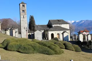 Fianco e campanile - Chiesa di San Filiberto a PellaFrazione Alzo