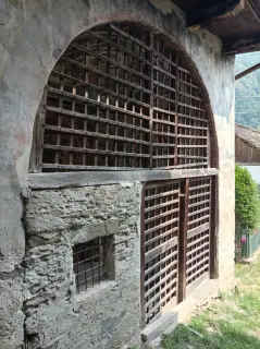 Facciata - Cappella di San Pantaleone a BoccioletoFrazione Oro