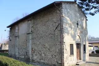 Facciata e fianco - Chiesa di San Leonardo a Borgomanero