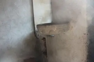 Acquasantiera - Chiesa di San Leonardo a Borgomanero
