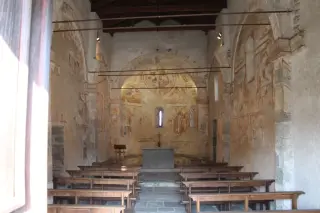 Interno affrescato - Chiesa di San Leonardo a Borgomanero
