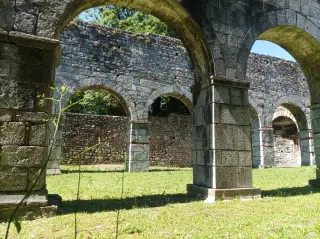 Resti interno - Resti Della Chiesa di San Martino a Gattico