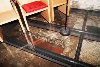 Tomba a pavimento - Chiesa di San Lorenzo a Gozzano