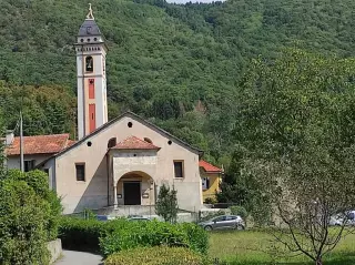 Facciata - Parrocchiale di San Maiolo di Cluny a OmegnaFrazione Agrano