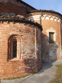 Absidi dettaglio - Chiesa di Santa Maria della Spina a Val Della TorreFrazione Brione