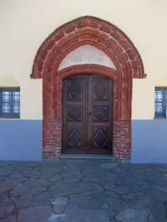 Portale - Pieve o Santuario di Santa Maria de Ortis a Vigone