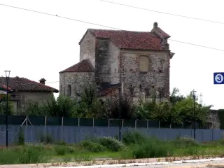 Abside e fianco - Chiesa di Santa Maria ad Nives o Madonna degli Alteni a Centallo