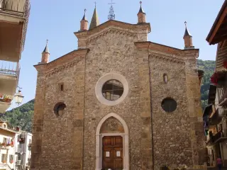 Facciata - Parrocchiale di San Pietro in Vincoli a Limone Piemonte