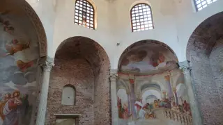Colonnato - Battistero del Duomo a Novara