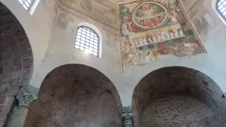 Colonnato - Battistero del Duomo a Novara