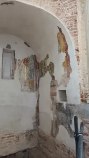 Tracce di affreschi - Battistero del Duomo a Novara