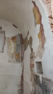 Tracce di affreschi - Battistero del Duomo a Novara