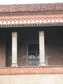 Chiostro - Particolare loggiato - Abbazia di San Nazzaro o dei Santi Nazario e Celso a San Nazzaro Sesia