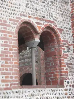 Quadriportico Bifora - Abbazia di San Nazzaro o dei Santi Nazario e Celso a San Nazzaro Sesia