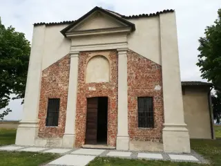 Facciata - Chiesa di Santa Maria di Campagna a Garbagna Novarese
