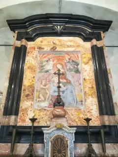 Altare e icona Madonna col Bambiona - Chiesa di Santa Maria di Campagna a Garbagna Novarese