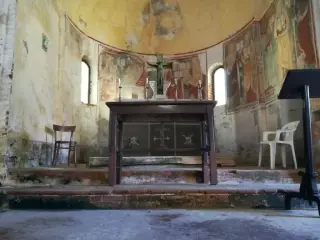 Cappella laterale e altare - Chiesa Cimiteriale di Sant'Alessandro o San Pietro a Briona