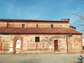 Fianco destro - Chiesa Cimiteriale di Sant'Alessandro o San Pietro a Briona