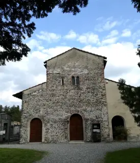 Facciata - Pieve di Santa Maria di Naula a Serravalle SesiaFrazione Piane Sesia