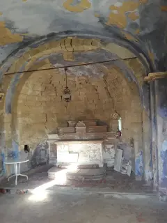 Interno - Chiesa di San Pietro a Calliano