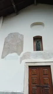 Resti di affreschi - Parrocchiale o Chiesa di San Bonomio Abate a QuaronaFrazione Doccio