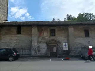 Fianco e affreschi - Chiesa di San Marco a Varallo