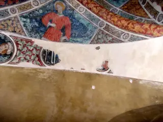 Arcata ovest, intradosso, affreschi - Chiesa di San Giovanni Battista a Caraglio