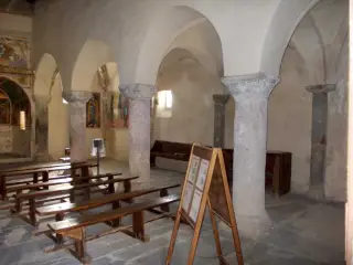Navata destra (sud) - Chiesa di San Pietro o San Peyre a Stroppo