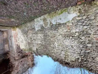 Resti dell'interno muratura in ciottoli - Oratorio di San Clemente a Barengo