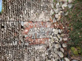 Porta tamponata - Oratorio di San Clemente a Barengo