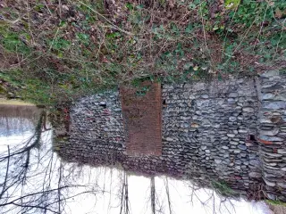 Resti dell'esterno muratura in ciottoli - Oratorio di San Clemente a Barengo