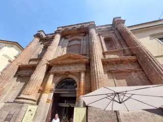 Facciata - Chiostro di Santa Croce a Casale Monferrato