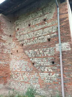 Dettagli muratora - Chiesa o Oratorio dei Santi Vito e Modesto o di Santa Maria a Bellinzago NovareseFrazione Cavagliano