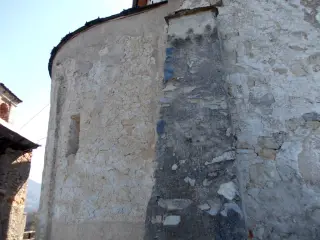 Lato Est, Abside da Nord e scarpa di sostegno - Cappella di Santa Maria Maddalena a Bernezzo
