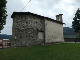 Fianco e abside - Oratorio di San Grato a Borgosesia