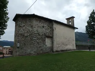 Fianco e abside - Oratorio di San Grato a Borgosesia