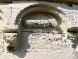 Scultura absidale - particolare - Chiesa di San Marziano o Santa Agata a Viarigi