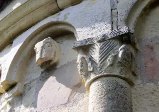 Scultura e capitello - Chiesa di San Marziano o Santa Agata a Viarigi
