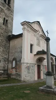 Facciata e campanile - Parrocchiale di Sant'Antonio Abate a AmenoFrazione Vacciago