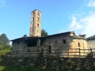 Vista - Chiesa dei Santi Pietro e Paolo a BollengoFrazione Pessano