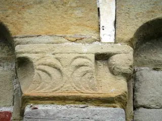 Capitello antropomorfo - Chiesa di San Giovanni delle Conche a CalamandranaFrazione Valle San Giovanni